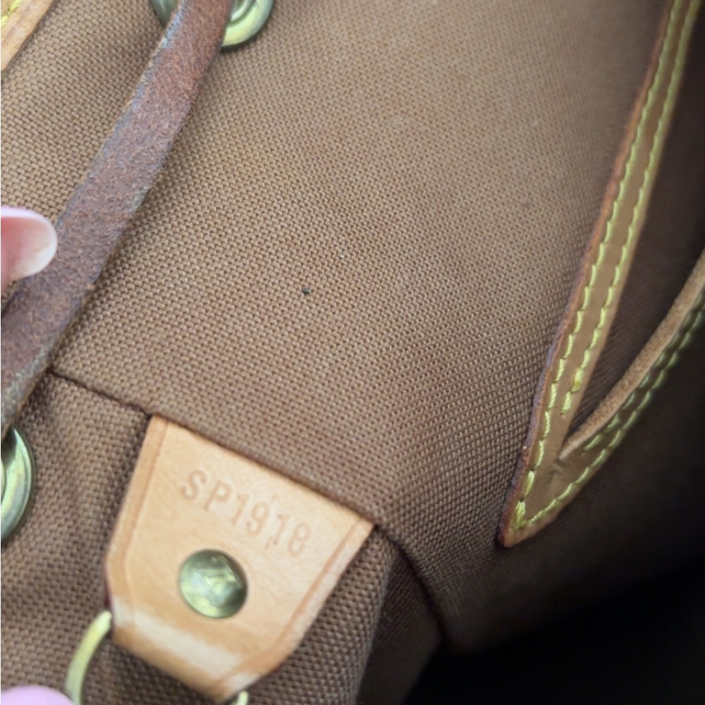 Auth Louis Vuitton Montsouris MM Backpack Monogram - Picture 4 of 6